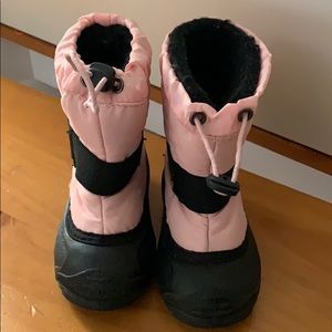 Size 6 (Toddler) Pink Kamik snow boots